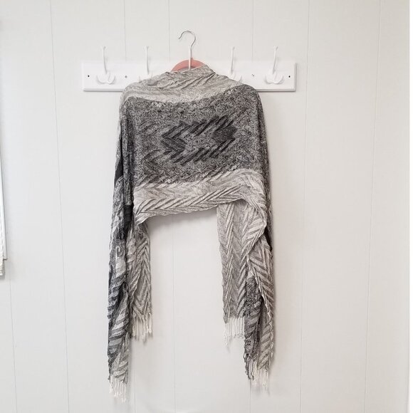 BUNDLE of 4 Lovely Scarfs/Wraps/Shawls - Picture 3 of 9